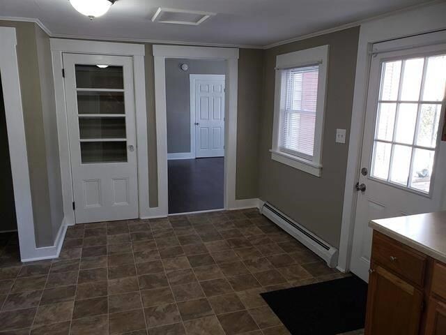 Building Photo - 8 Allen St