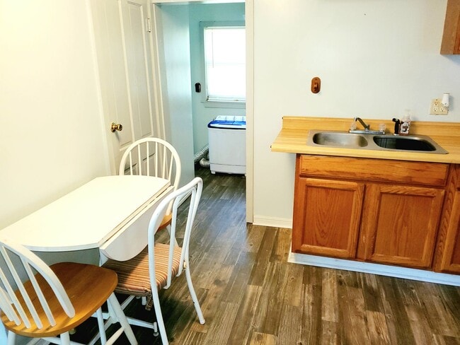 Building Photo - Cute Cottage | Burkburnett