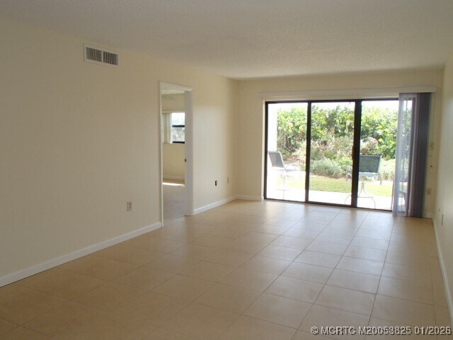 Building Photo - 7400 S Ocean Dr