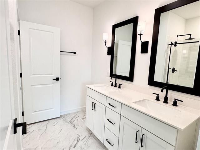 Building Photo - 535 Meadowlark Dr