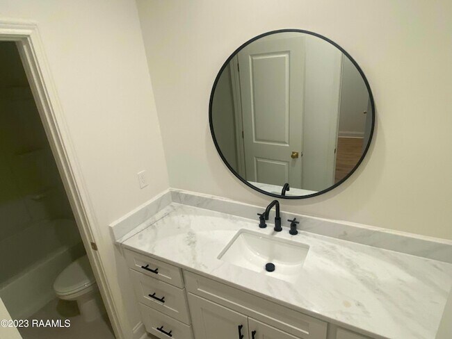 Building Photo - 8550 Cat Rd