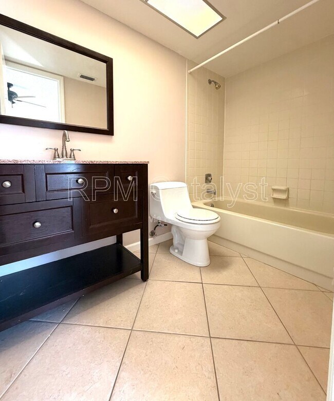 Building Photo - 255 Capri Cir N