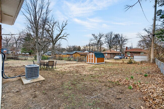 Building Photo - 3831 Brown Rd