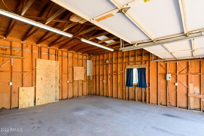 Building Photo - 655 N Merrill Rd
