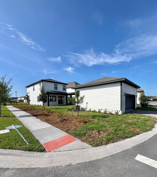 Building Photo - 3082 Voyager Ave