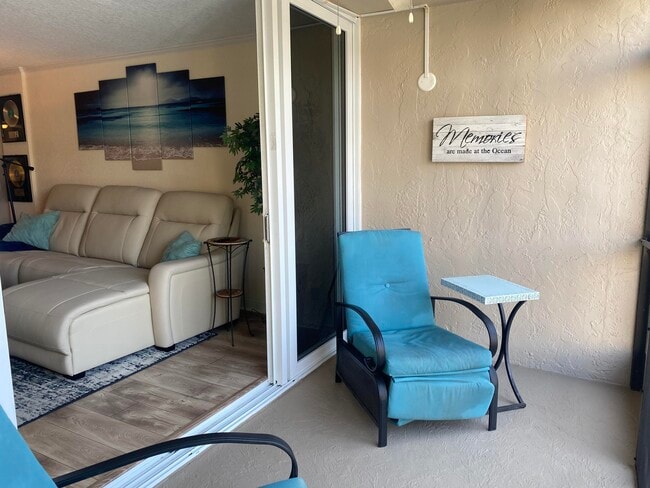 Building Photo - 3 Royal Palm Way