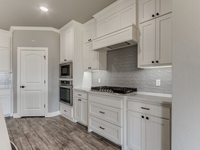 Building Photo - 3212 Hayven Cir