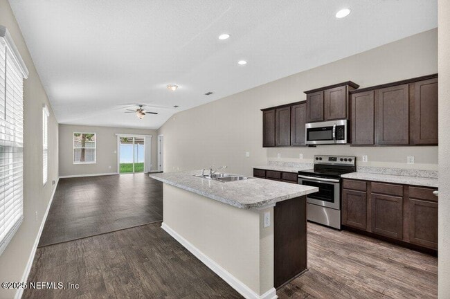 Building Photo - 8387 Cape Fox Dr