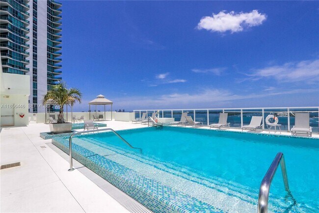 Building Photo - 218 SE 14th St