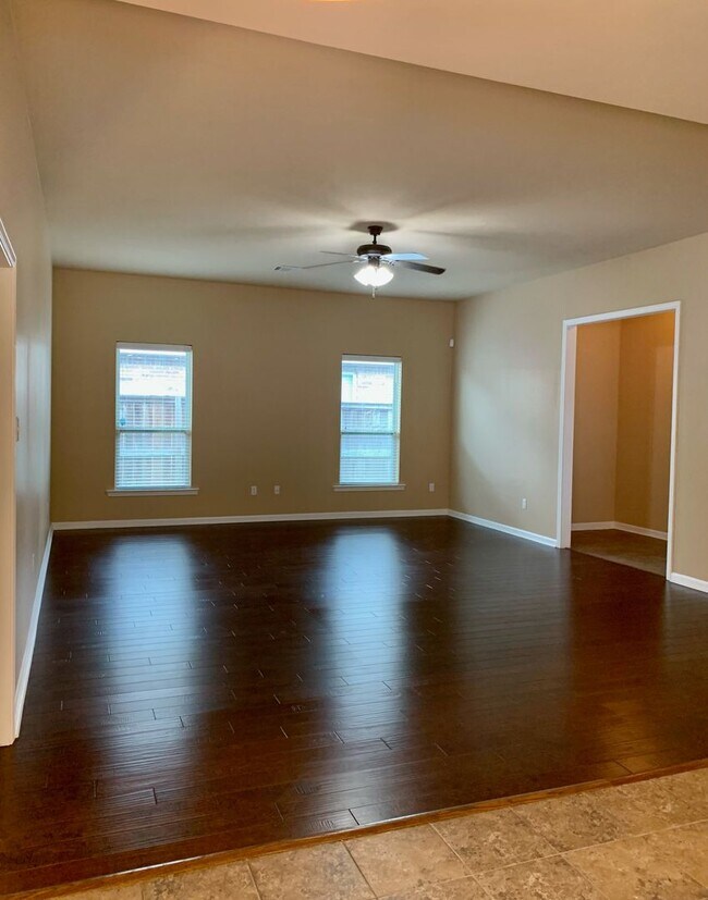 Building Photo - 3BD/2BA House for Lease in Magnolia Lakes - Close to LSU