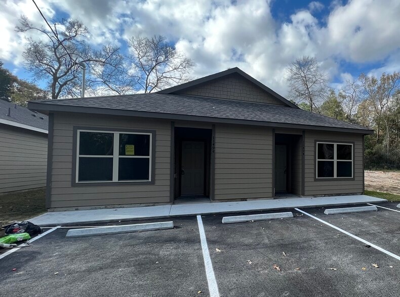 Building Photo - 1149 Southwood Dr