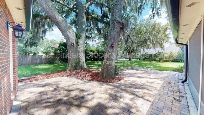 Building Photo - 11881 Honey Locust Dr