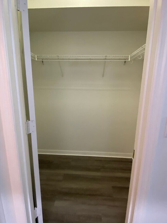 Building Photo - Pool Home for Rent