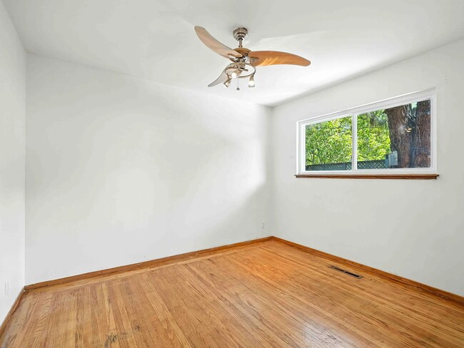 Building Photo - 31139 Chicoine Ave