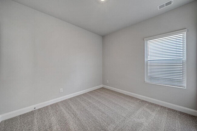 Building Photo - 3 Bed 2 Ranch Bath Home in Monroe!