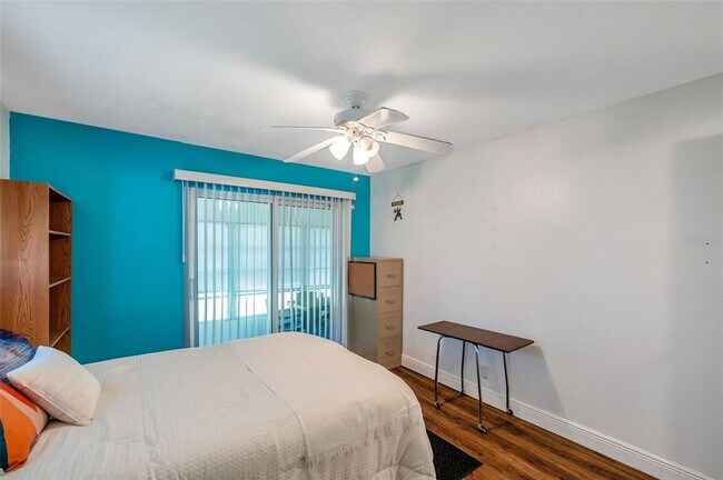 Building Photo - 1801 Bedford Terrace