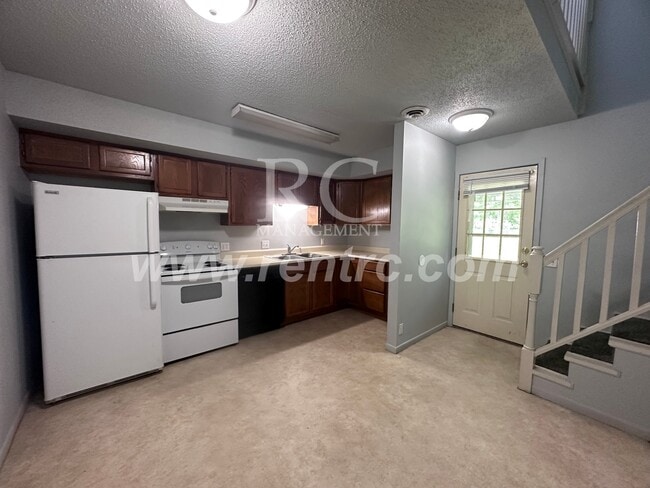 Building Photo - 15986 Arrowhead Rd
