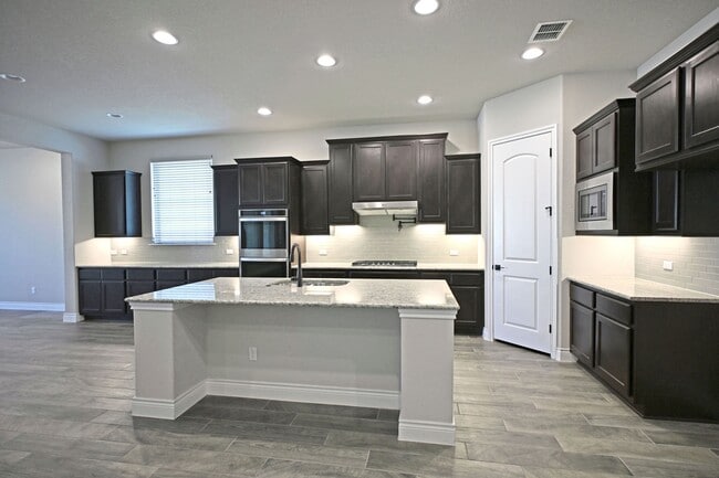 Building Photo - 588 Vale Ct