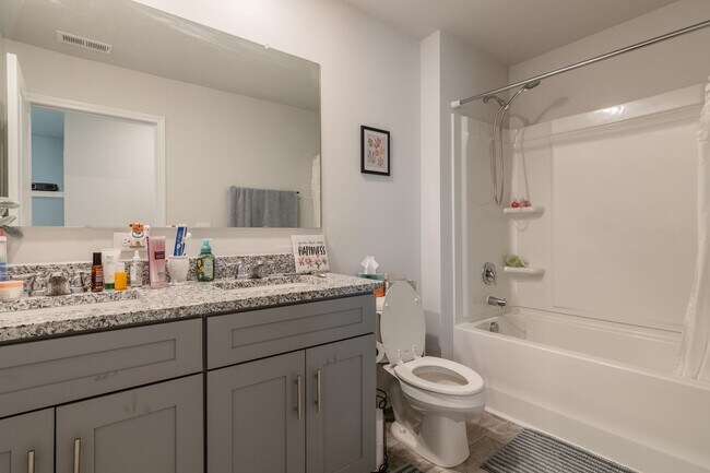 Building Photo - Like New Home in Grovetown