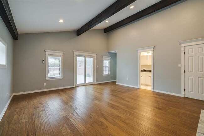 Building Photo - 2725 NW 68th St