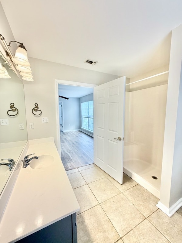 Building Photo - 81 Lake Front Dr