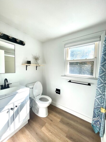 Building Photo - 13 Krampf Cir