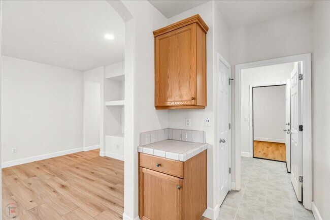 Building Photo - Beautiful 3(4) Bedroom/2 Bath Home Located in Lodi Ca