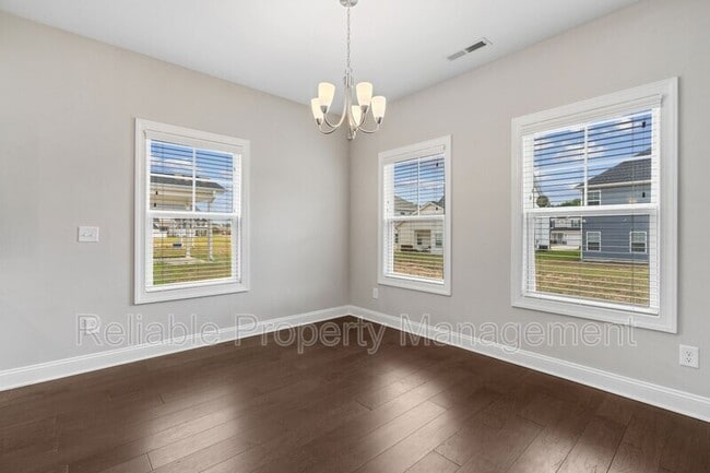 Building Photo - 102 Wicklow Ct