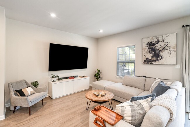Building Photo - Premier End-Unit Townhome in Valley Run: A...