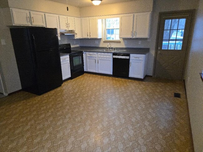 Building Photo - 324 Garden Ave