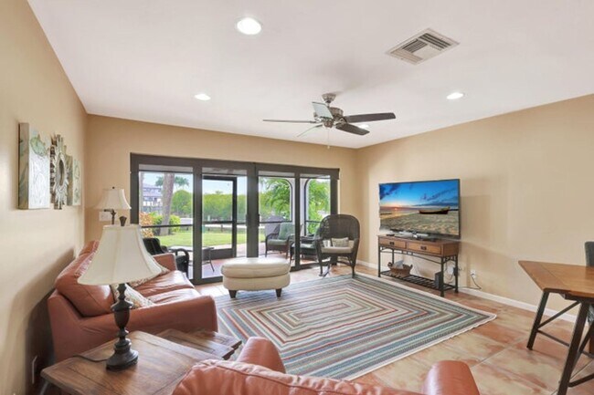 Building Photo - 2299 Treasure Isle Dr