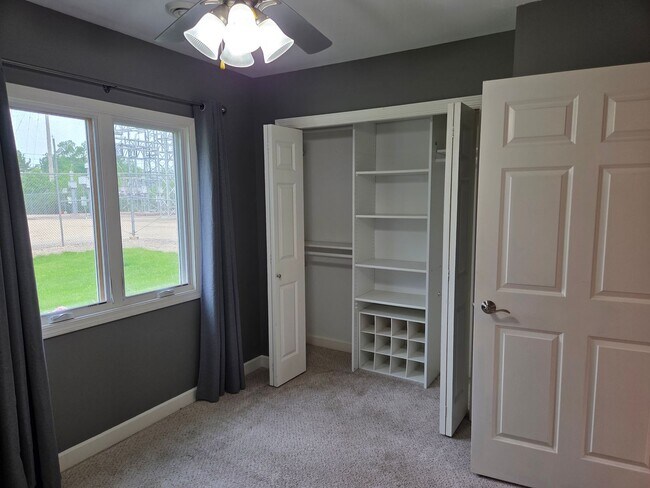 Building Photo - Stoughton House For Rent