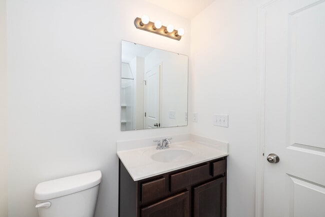 Building Photo - 2BR/2.5BA Townhome in Pineville- Tucked in...