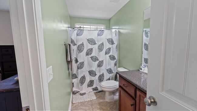 Building Photo - Spacious 3BR Home with Fenced Yard Near Ft. Stewart