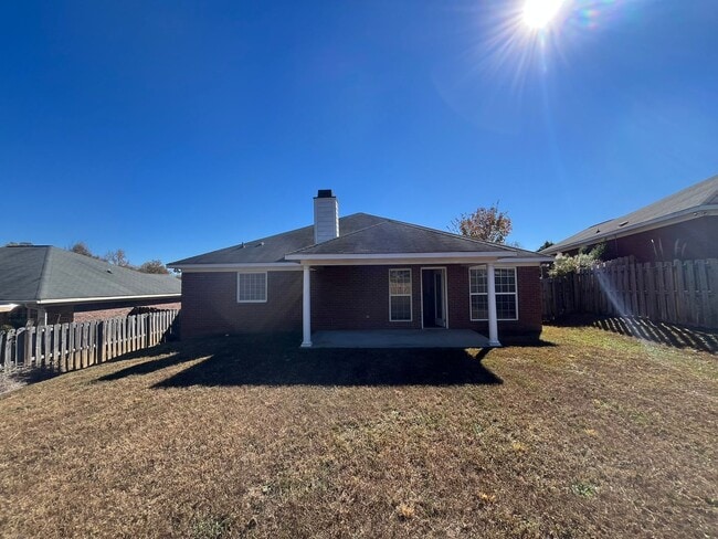 Building Photo - Discover the Perfect Blend of Comfort and ...