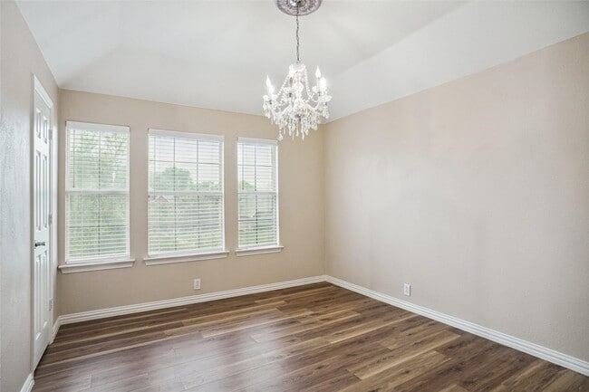 Building Photo - 1421 Savoy Ct