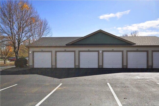 Building Photo - 23 Sage Creek Rd