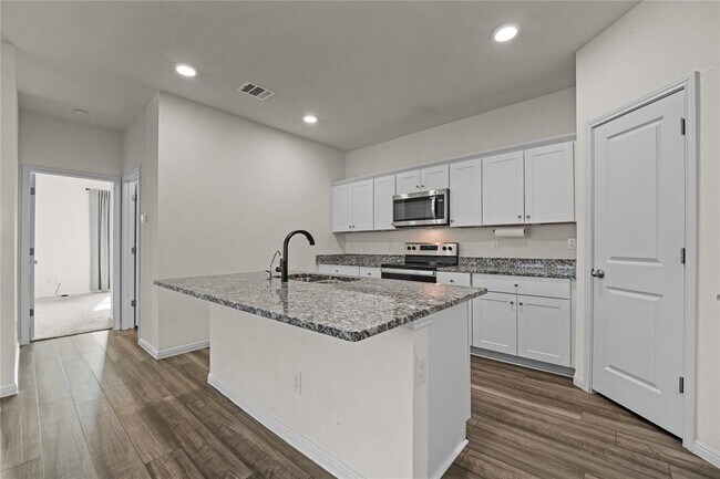 Building Photo - 305 Redfish Ln