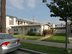 Building Photo - 1437 1443 9th St
