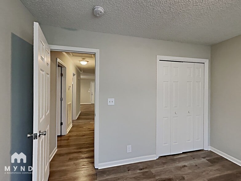 Building Photo - 720 Bermuda Ave