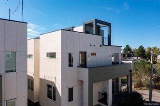 Building Photo - 3133 W 18th Ave