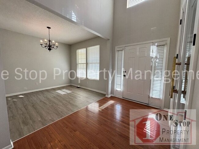 Building Photo - Luxury 5 bedroom, 4 bathroom Home Availabl...