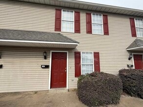 Building Photo - 147 Thomas St