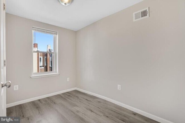 Building Photo - 5727 Osage Ave