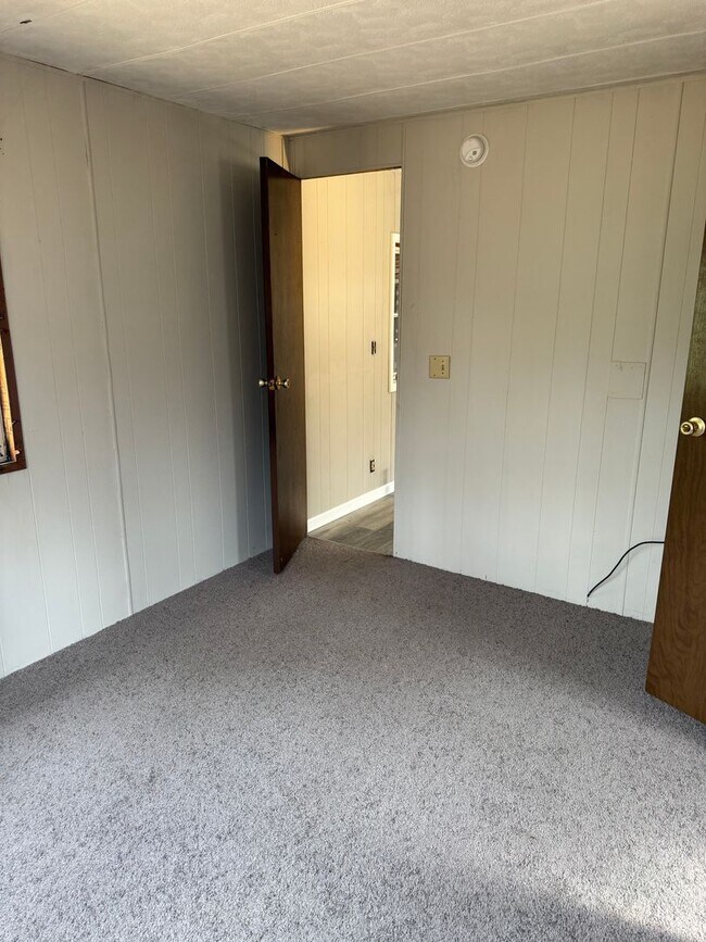 Building Photo - 14 Peach Orchard Rd