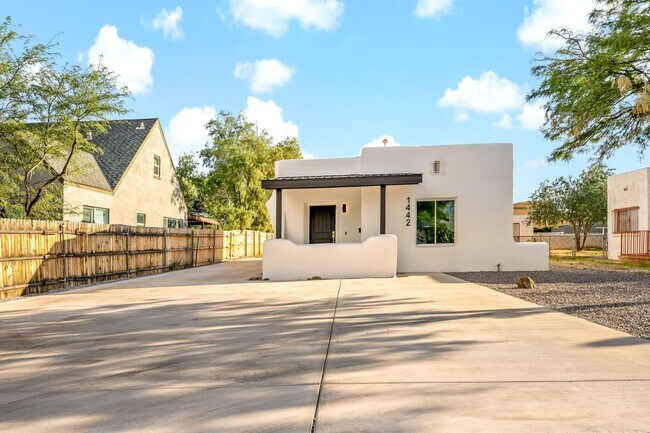 Building Photo - Sam Hughes New Home - Available for PRELEASE 2026!