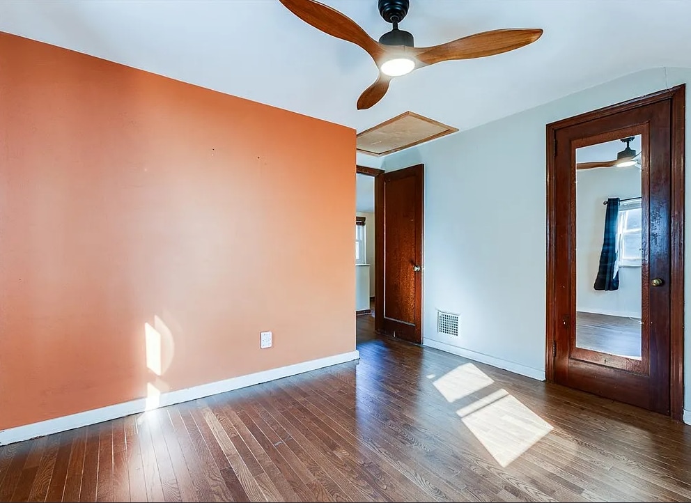 Accent wall - 133 Hamburg St