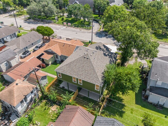 Building Photo - 404 Forest Hill Blvd