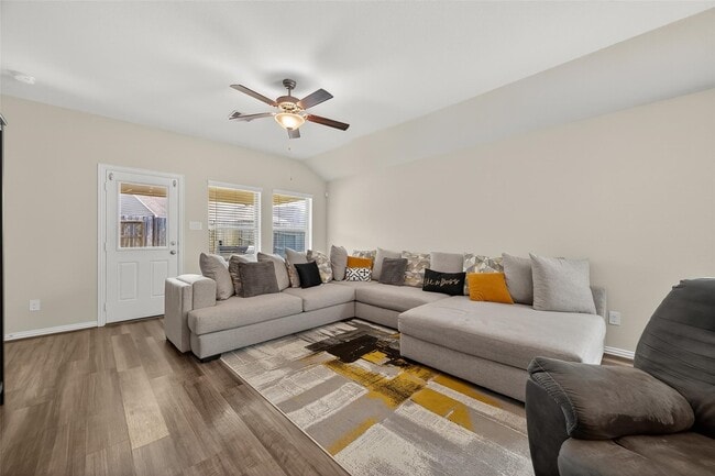 Building Photo - 15950 Boom Dr