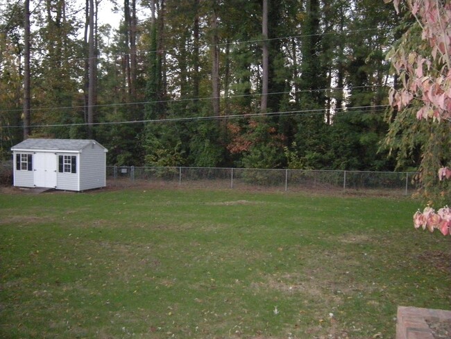 Building Photo - Brick Ranch in Hanover off Atlee Rd.